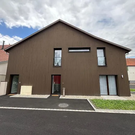 La Cour De Mamama 7 *